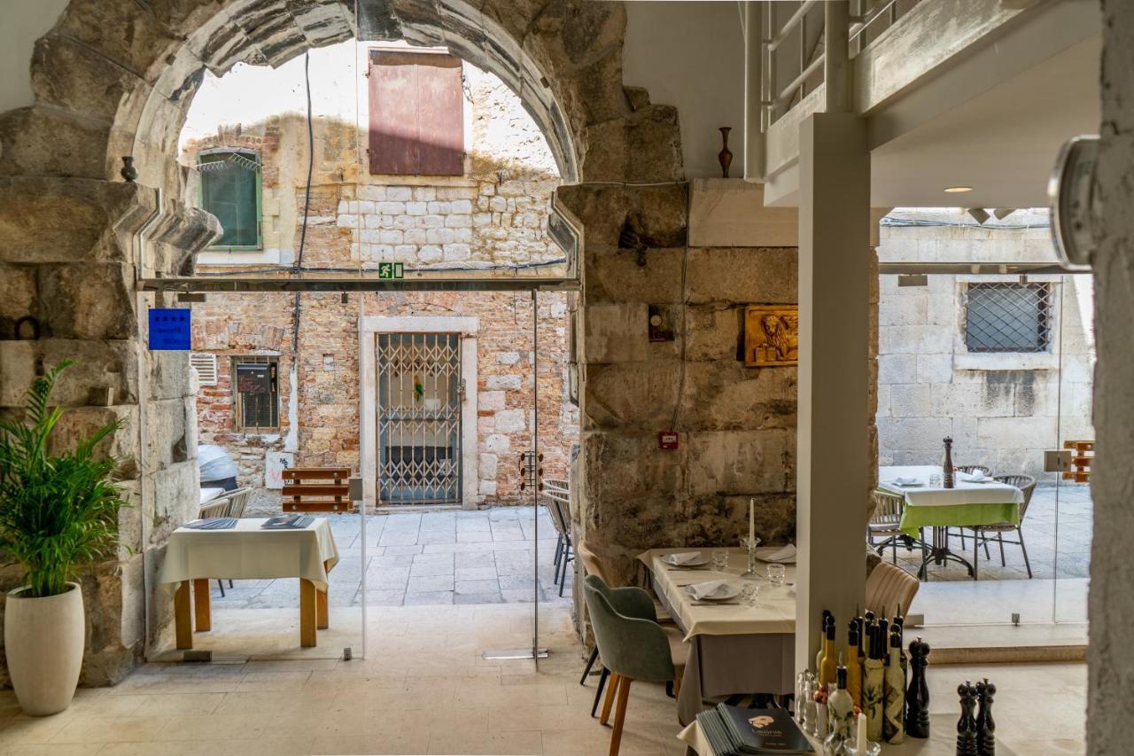 Leonis Restaurant & Rooms Split Extérieur photo